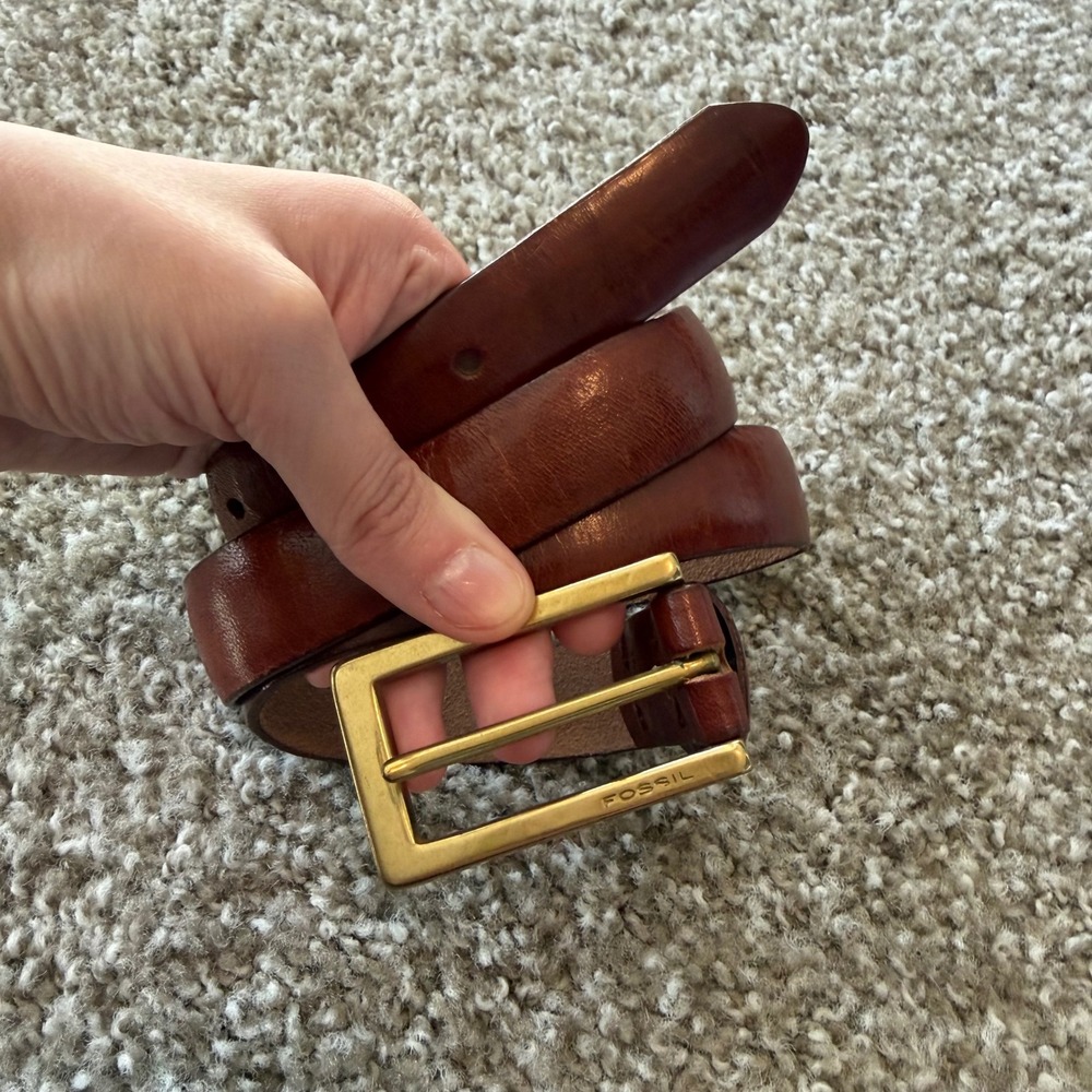 Fossil Leather brown belt gold buckle M classic preppy minimalist chic casual
